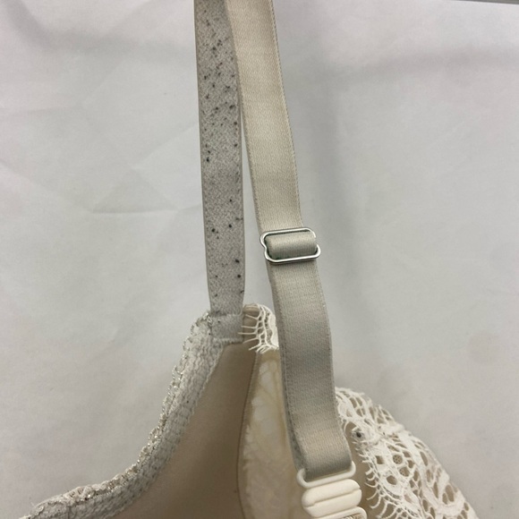 Victoria's Secret Bra Women's 38DD Cream Lace Push Up Without Padding Angels - Picture 10 of 16